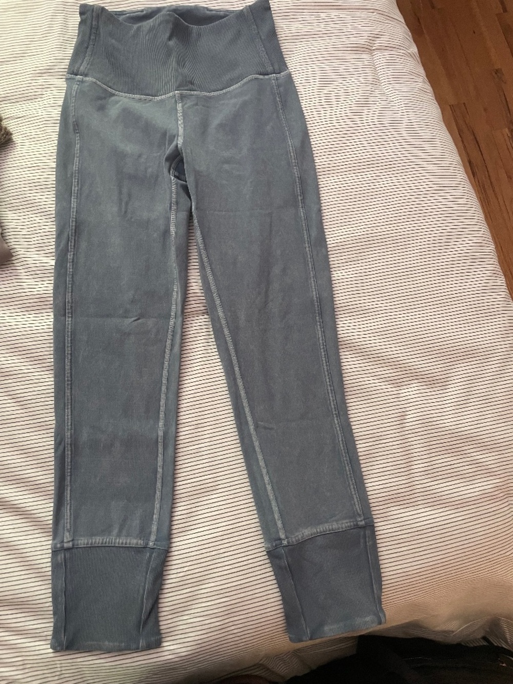 Lululemon 3/4 leggings slate blue size L